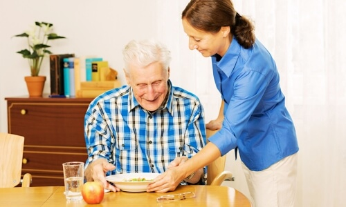 Personal Home Care Services for the Elderly: 5 Considerations